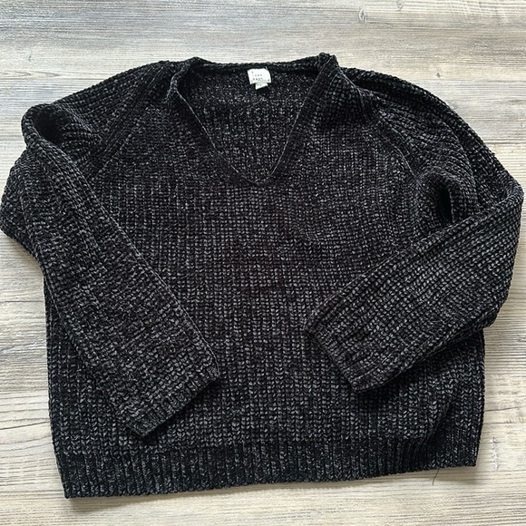 A new day black size large sweater - Picture 1 of 3